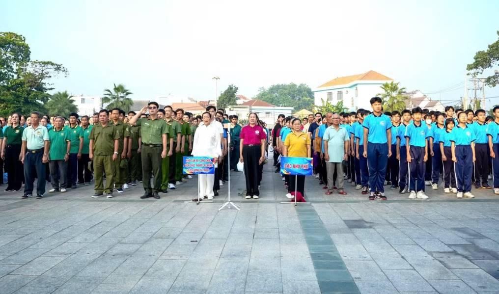 Hơn 1.200 cán bộ, vận động viên và nhân dân tham gia hưởng ứng Ngày chạy Olympic “Vì sức khỏe toàn dân – Vì an ninh Tổ quốc”. nhieu-diem-nhan-noi-bat
